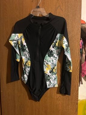 Long sleeve swim suit Never worn